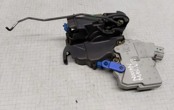 Nissan Maxima Front door lock 805533Y510