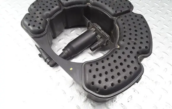 Active carbon filter fuel vapour canister