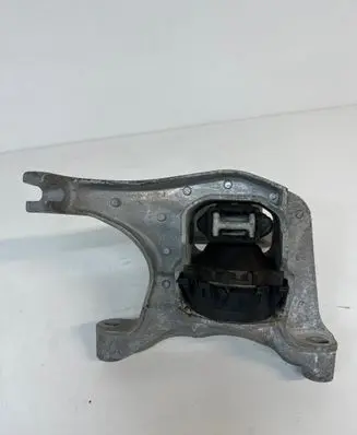 Peugeot 308 Engine mount bracket 9800895680
