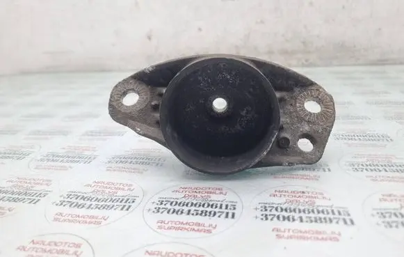 Volkswagen Touran I Front shock absorber mounting bracket 3C0513353C