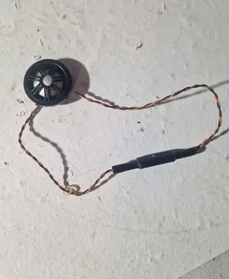 Front door high frequency speaker