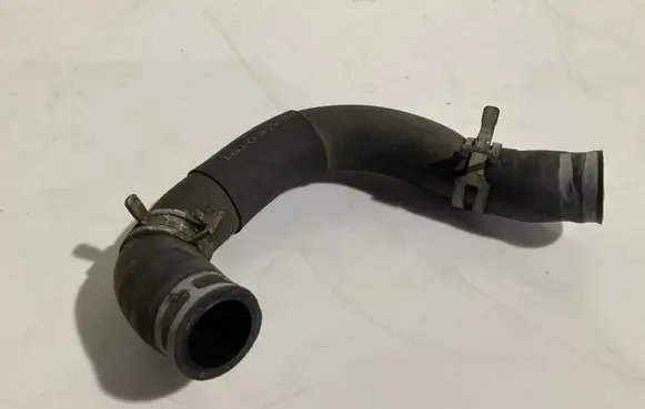 Mercedes-Benz E W211 Engine coolant pipe/hose