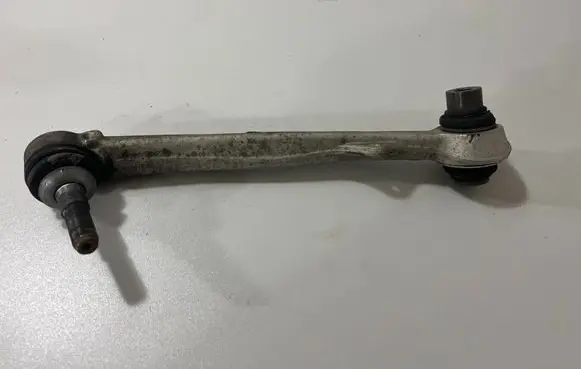 Front lower control arm/wishbone