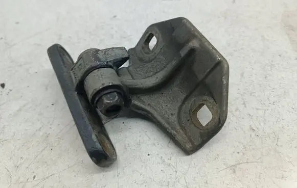 Mercedes-Benz A W168 Front door lower hinge 