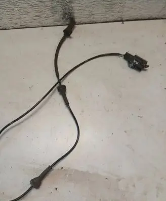 Volvo XC90 ABS brake wheel speed sensor 30682479