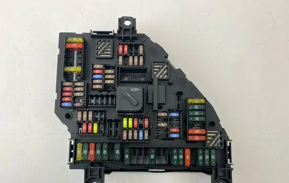BMW 6 F06 Gran coupe Fuse module 9264923