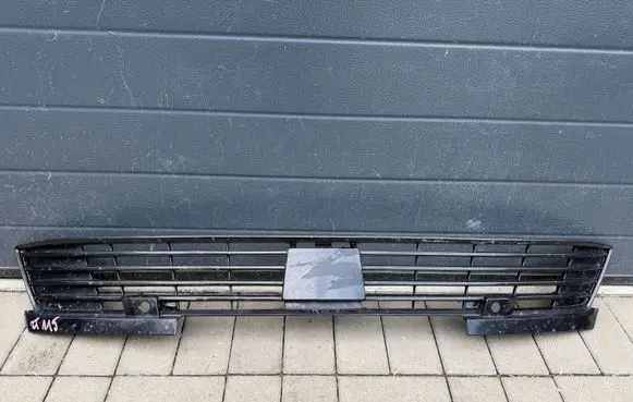 Opel Astra L Front bumper lower grill 9839979680