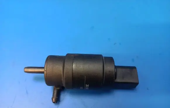 Mercedes-Benz E W211 Windscreen/windshield washer pump 3090179