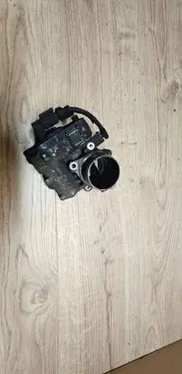 Opel Zafira B Throttle valve 55199975