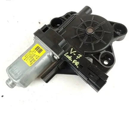 Volvo V70 Front door window regulator motor 30699646