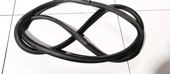Opel Astra J Rubber seal front coupe door 13259929
