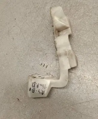 Front bumper mounting bracket