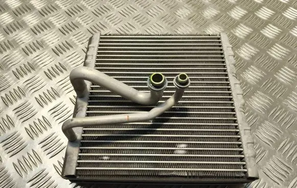 Air conditioning (A/C) radiator (interior)