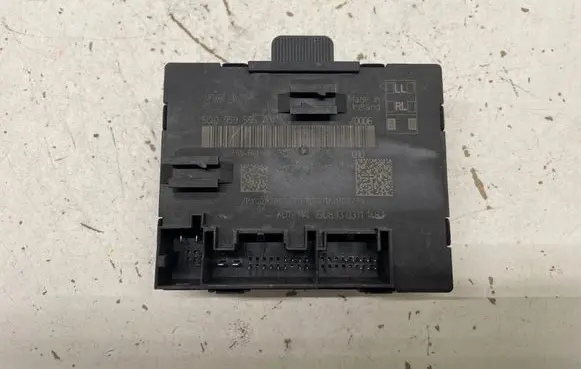 Audi A3 S3 8V Door control unit/module 5Q0959595A 5Q0959595