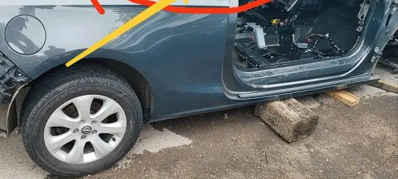 Opel Cascada Rear side glass trim 