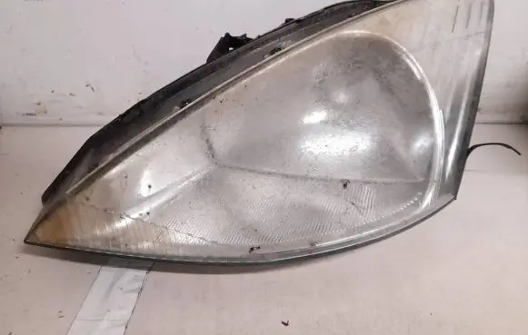Ford Focus Headlight/headlamp 0374d