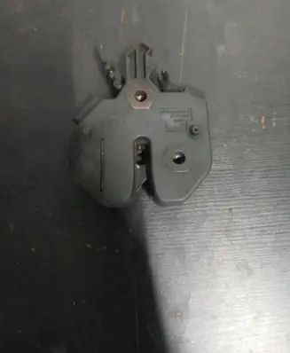 Volvo XC90 Engine bonnet/hood lock/catch 9483765 9483764