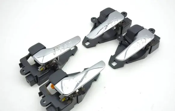 Mitsubishi Outlander Front door interior handle MN105360 MN105359