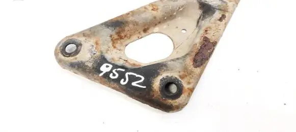 Opel Zafira B Engine mounting bracket
