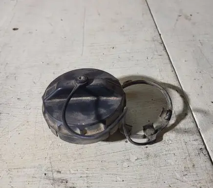 Mazda 2 Fuel tank cap