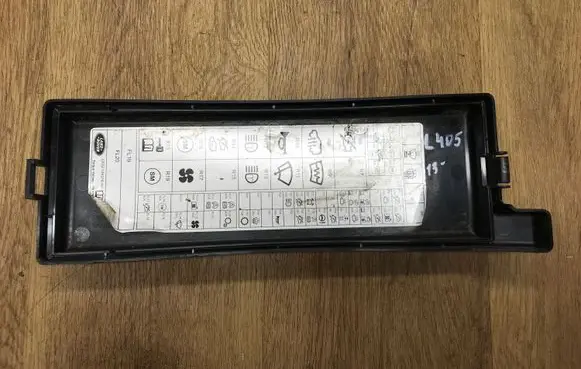 Land Rover Range Rover L405 Fuse box cover 580000003