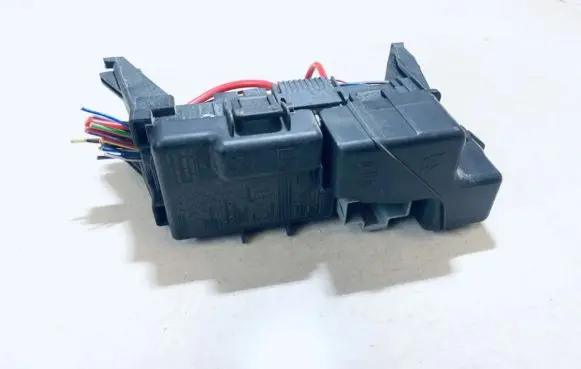 Volkswagen Golf IV Fuse box set dpn13800159hwb