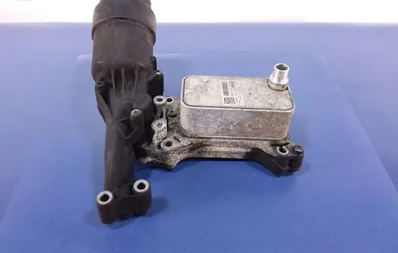Engine oil radiator