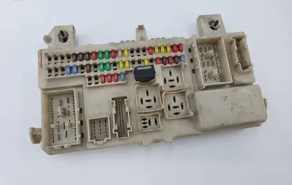 Mazda 3 I Fuse module BS3E66730D