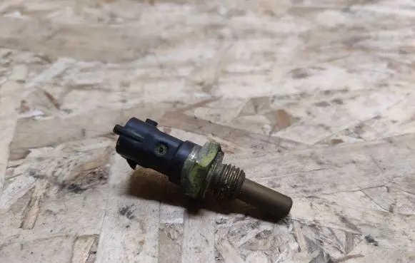 Coolant temperature sensor