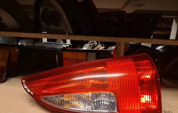 Mazda Premacy Rear/tail lights 22061908