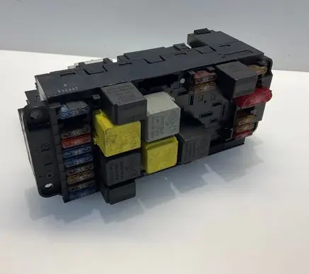 Mercedes-Benz C W203 Fuse module 2035451701 5DK00848540 A2035451701