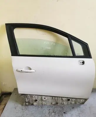 Renault Captur Front door