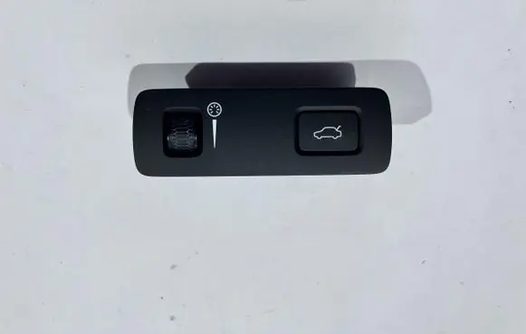 Volvo S60 Tailgate opening switch 31443873