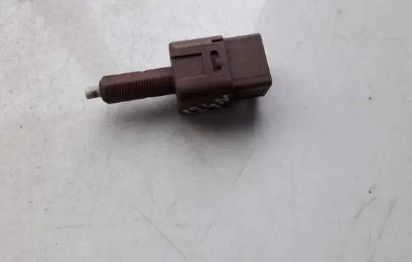 Nissan Note (E11) Brake pedal sensor switch