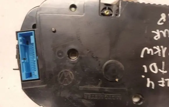 Volkswagen Golf IV Speedometer (instrument cluster) 1J0919881D 0263611024