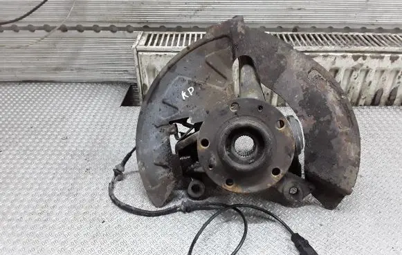 Peugeot 407 Front wheel hub spindle knuckle