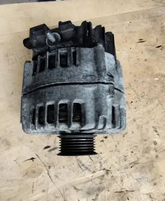 BMW 5 E60 E61 Generator/alternator FG18S019 2543461C 7802261