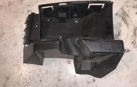 Volvo XC90 Front bumper mounting bracket 30678277