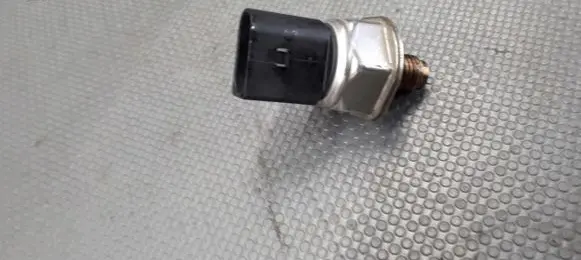 Peugeot 607 Fuel pressure sensor 5WS40050