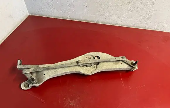 Cadillac SRX Front wiper linkage 25757041