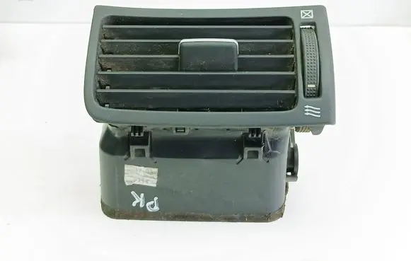 Toyota Avensis T250 Dashboard side air vent grill/cover trim 