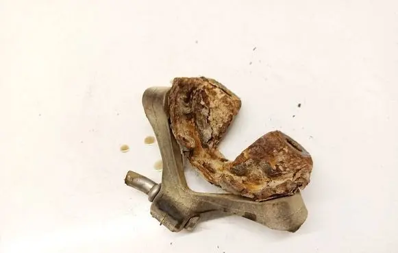 Skoda Octavia Mk2 (1Z) Muffler mount bracket/holder 6q0253147