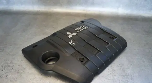 Mitsubishi Outlander Engine cover (trim)