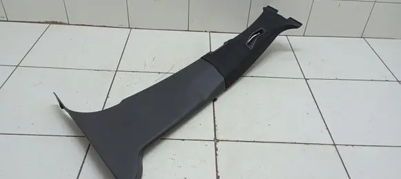 Volvo XC60 (B) pillar trim (top) 6841930