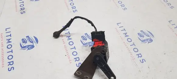 BMW 5 E60 E61 Headlight/headlamp level sensor 1093697