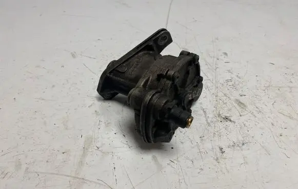 Volkswagen I LT Vacuum pump 074145100A