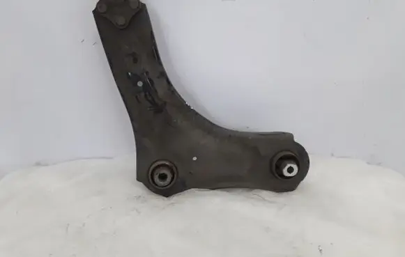 Renault Megane III Front lower control arm/wishbone