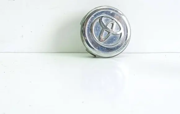 Toyota Avensis T250 Original wheel cap 426030F010