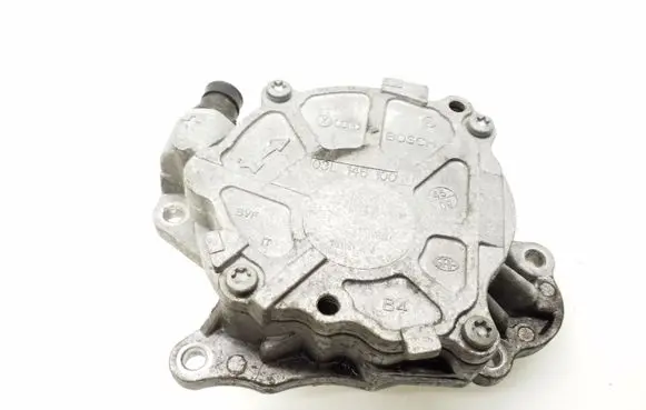 Volkswagen Polo V 6R Vacuum pump 03L145100