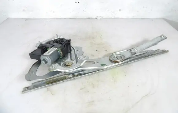Renault Scenic III - Grand scenic III Front door window regulator with motor 807302741R
